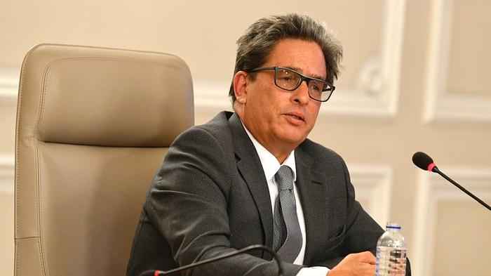 MinHacienda de Colombia ve recuperación en ‘V’ de la economía en 2021; endeudamiento debe ser cuidadoso